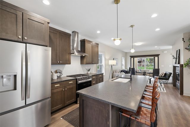1100 Clinton Avenue, Des Moines, IA 50313
