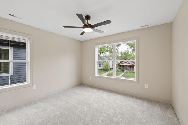 1100 Clinton Avenue, Des Moines, IA 50313