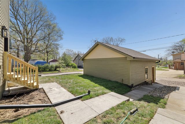 1100 Clinton Avenue, Des Moines, IA 50313