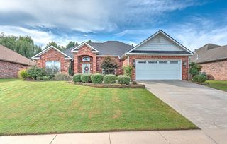206 W Camelot Drive, Rogers, AR 72756