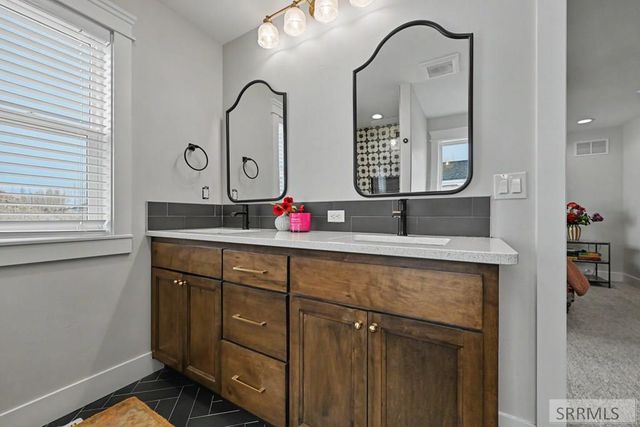 1599 Palm Springs Drive, Idaho Falls, ID 83404
