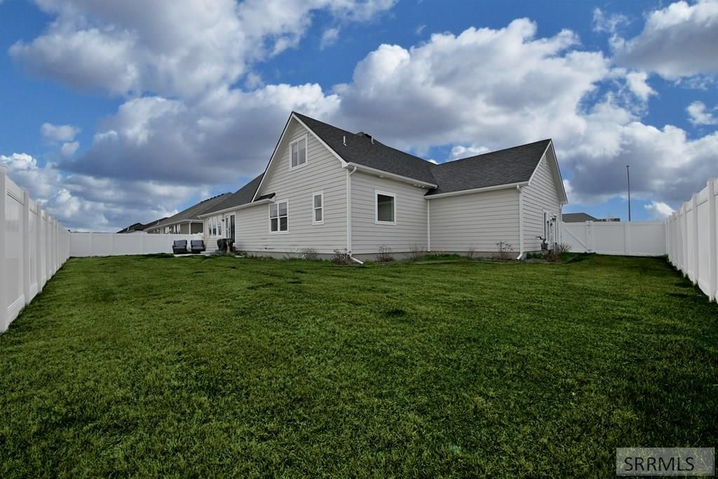 Image 31 of property listing at 1599 Palm Springs Drive, Idaho Falls, ID 83404