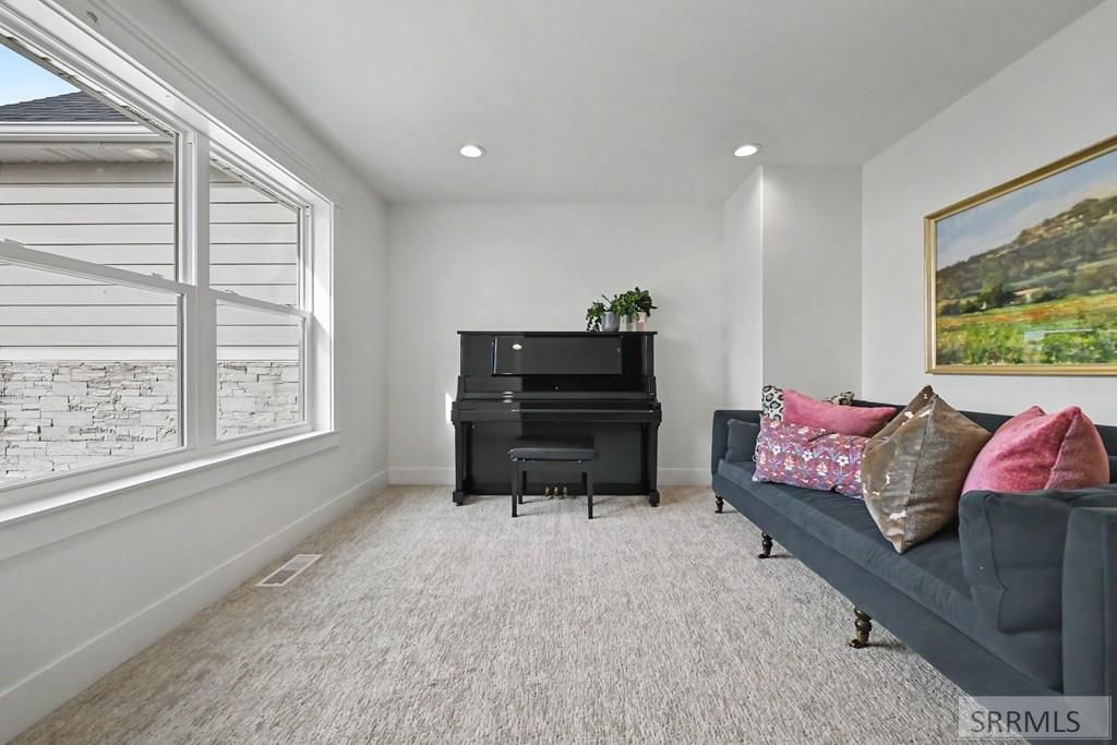 Image 4 of property listing at 1599 Palm Springs Drive, Idaho Falls, ID 83404