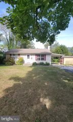 135 OAK ST, Williamstown, NJ 08094