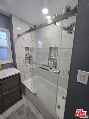 3831 6th Avenue, Los Angeles, CA 90008