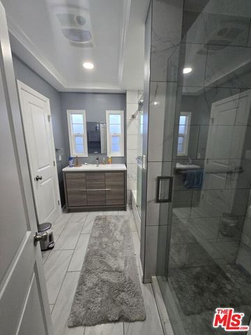 3831 6th Avenue, Los Angeles, CA 90008