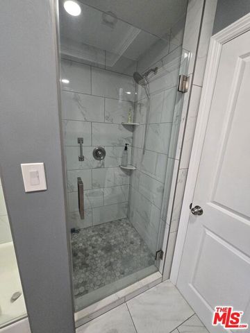 3831 6th Avenue, Los Angeles, CA 90008