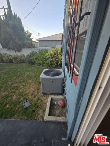3831 6th Avenue, Los Angeles, CA 90008