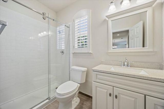 946 Briar Oaks Drive, Rockwall, TX 75087