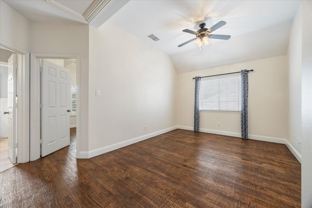 946 Briar Oaks Drive, Rockwall, TX 75087
