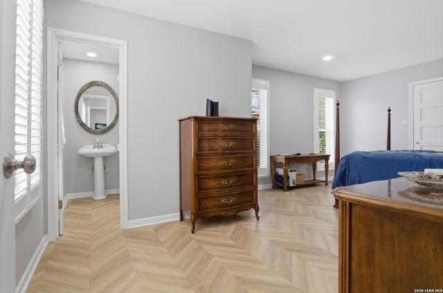 1210 summit, San Antonio, TX 78201