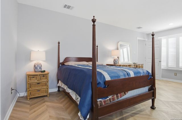 1210 summit, San Antonio, TX 78201