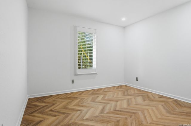 1210 summit, San Antonio, TX 78201