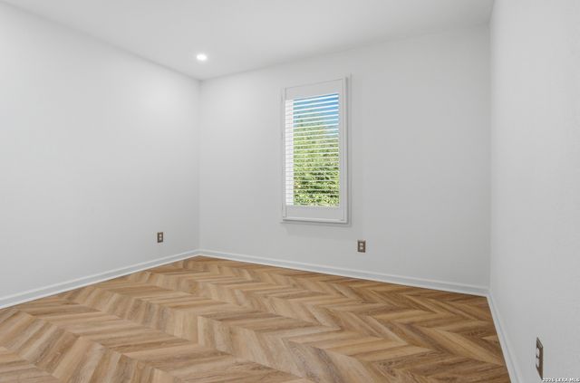 1210 summit, San Antonio, TX 78201