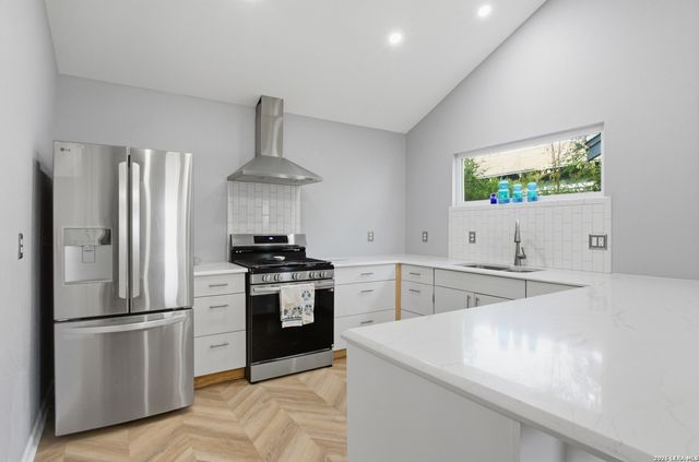 1210 summit, San Antonio, TX 78201