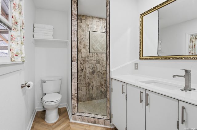 1210 summit, San Antonio, TX 78201