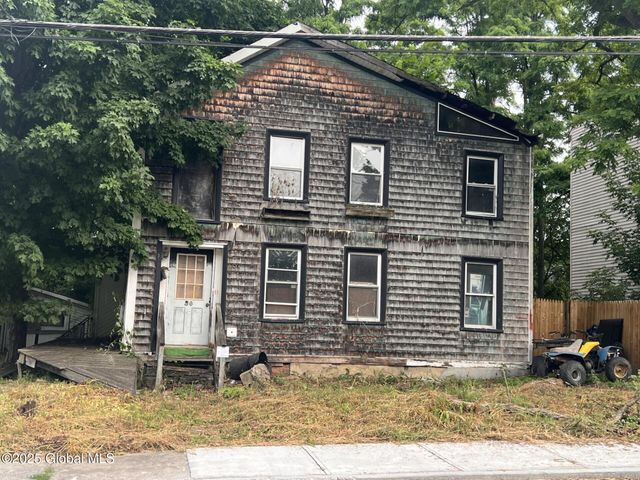 20 Voorhees Street, Amsterdam, NY 12010