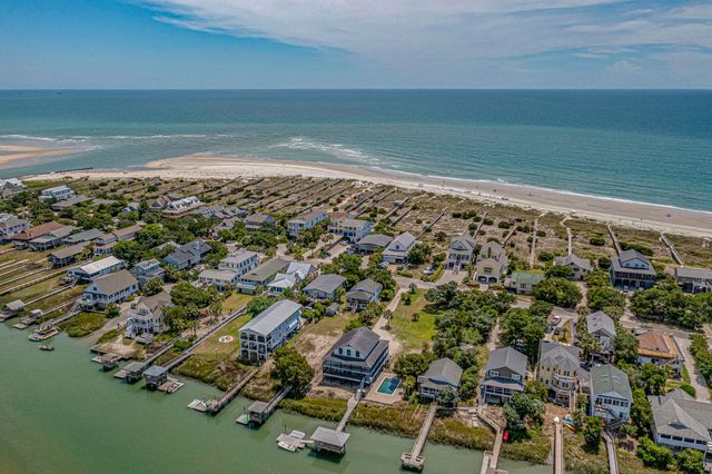 242 Barony Pl., Pawleys Island, SC 29585