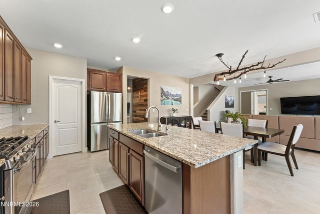 1935 Fledge Creek Drive, Reno, NV 89521
