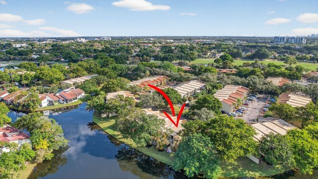721 E Coco Plum Circle 5, Plantation, FL 33324