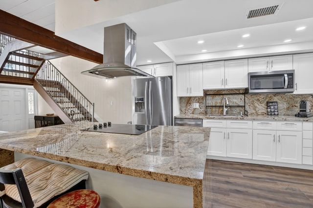 721 E Coco Plum Circle 5, Plantation, FL 33324