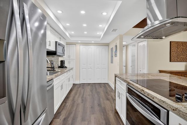 721 E Coco Plum Circle 5, Plantation, FL 33324