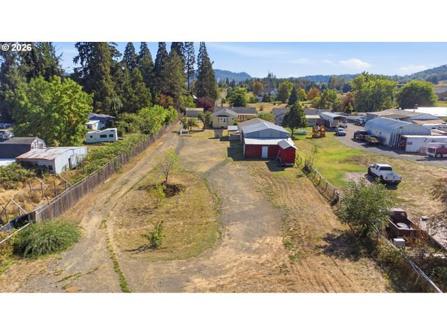 28821 ROYAL Ave, Eugene, OR 97402