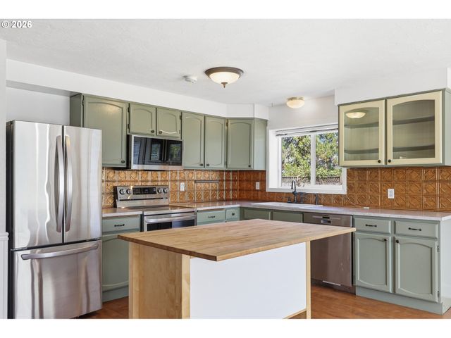 28821 ROYAL Ave, Eugene, OR 97402