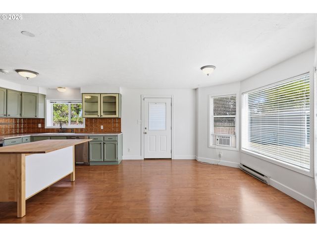 28821 ROYAL Ave, Eugene, OR 97402
