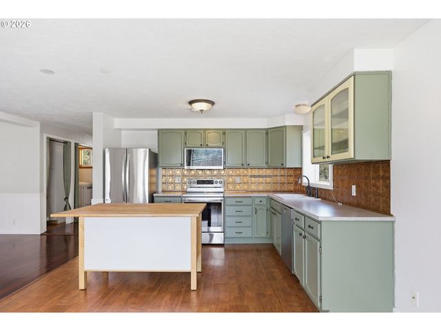 28821 ROYAL Ave, Eugene, OR 97402