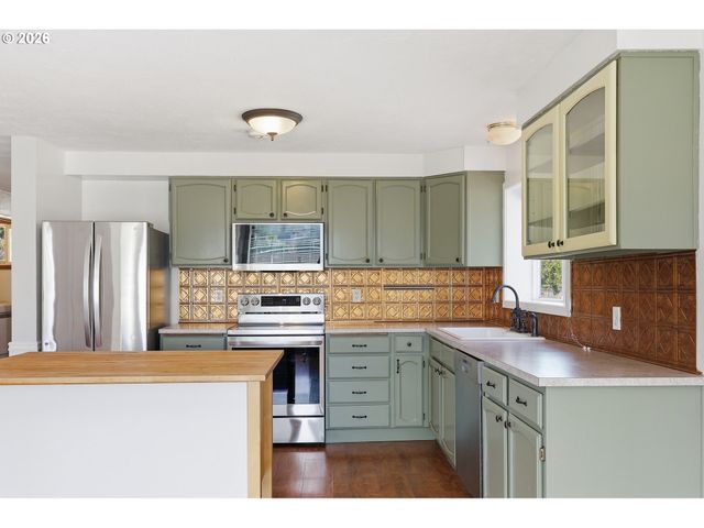 28821 ROYAL Ave, Eugene, OR 97402
