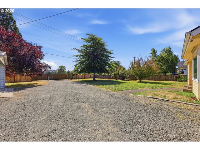 28821 ROYAL Ave, Eugene, OR 97402