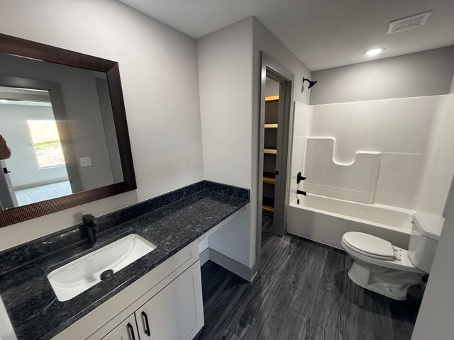 130 E Poplar Circle, Goddard, KS 67052