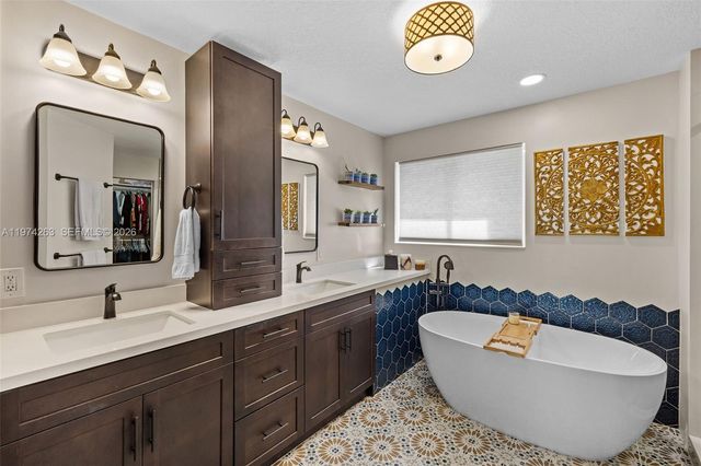 4650 NW 109th Ct, Doral, FL 33178