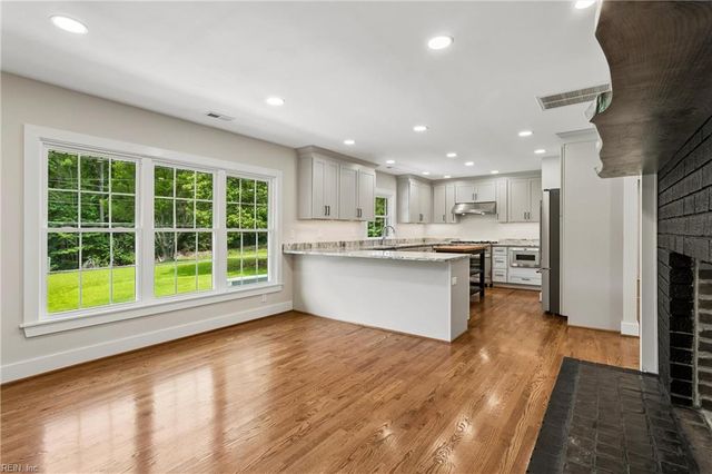 6295 Ark RD, Gloucester, VA 23061