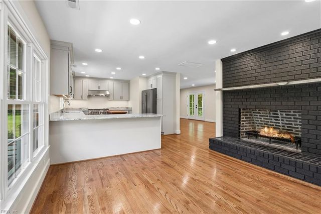 6295 Ark RD, Gloucester, VA 23061