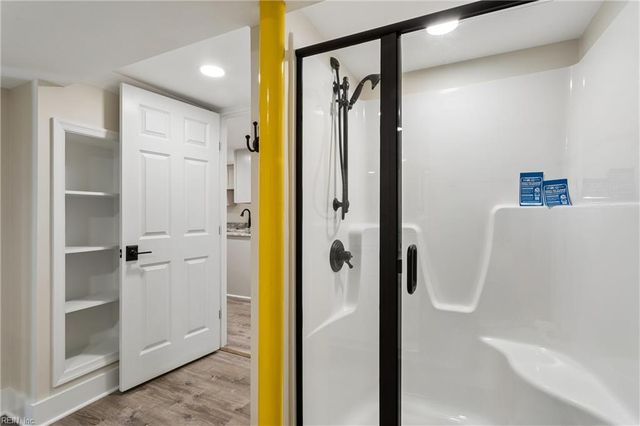 6295 Ark RD, Gloucester, VA 23061