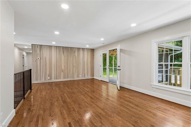 6295 Ark RD, Gloucester, VA 23061