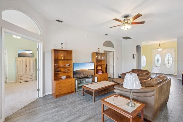 639 LAKEHAVEN CIRCLE, Orlando, FL 32828