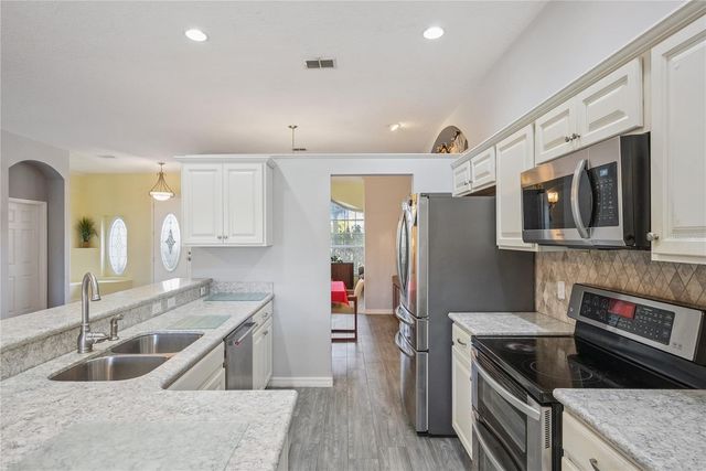 639 LAKEHAVEN CIRCLE, Orlando, FL 32828