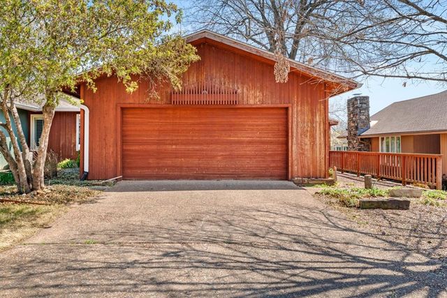 3444 N Greenbriar Drive, Fayetteville, AR 72703
