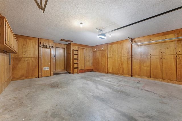 3444 N Greenbriar Drive, Fayetteville, AR 72703