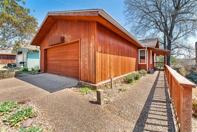 3444 N Greenbriar Drive, Fayetteville, AR 72703