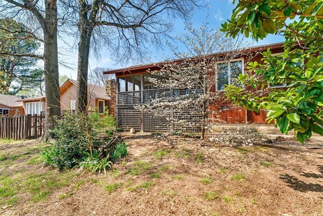 3444 N Greenbriar Drive, Fayetteville, AR 72703