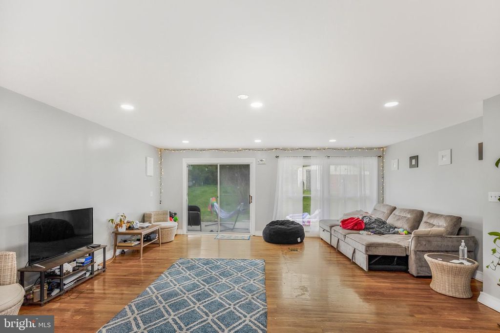 Image 6 of property listing at 4416 MAHAN RD, Silver Spring, MD 20906