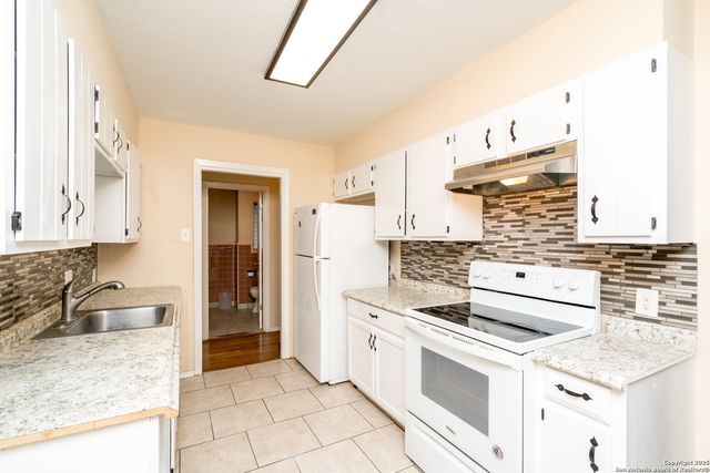 239 Craigmont, San Antonio, TX 78213