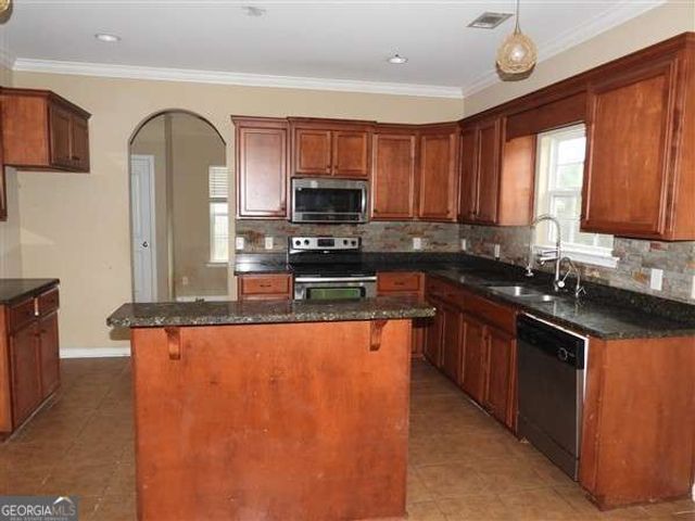532 Mustang Lane NE, Ludowici, GA 31316