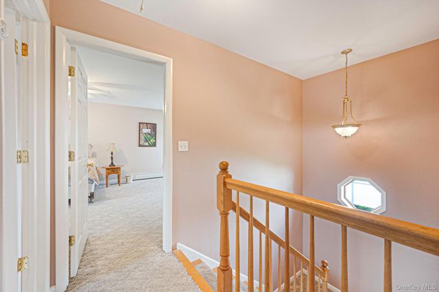 11 Windsor Street, Islip, NY 11751