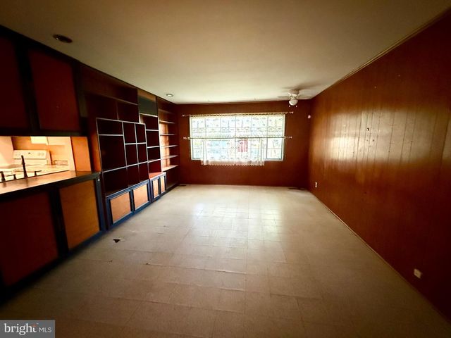 316 JUNIPER DR, Cherry Hill, NJ 08003