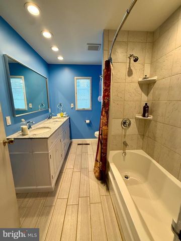 316 JUNIPER DR, Cherry Hill, NJ 08003
